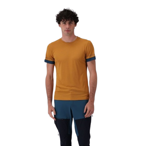 Man t shirt curcuma
