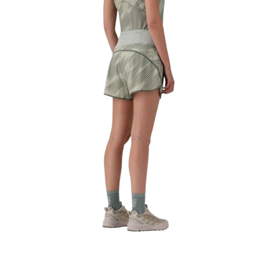 35C6736P 79ZV 03 removebg preview